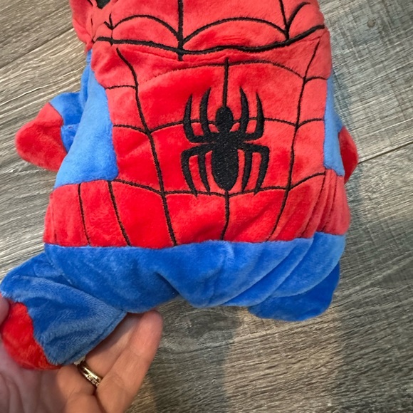 Cubcoats Spider-Man Hooded Zip-Up Sweatshirt transforms into Stuffie Youth 8 - Picture 10 of 12